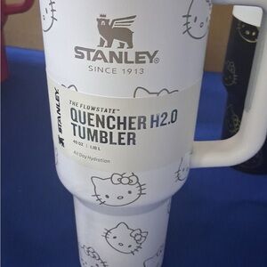 Stanley White Hello Kitty Quencher Tumbler